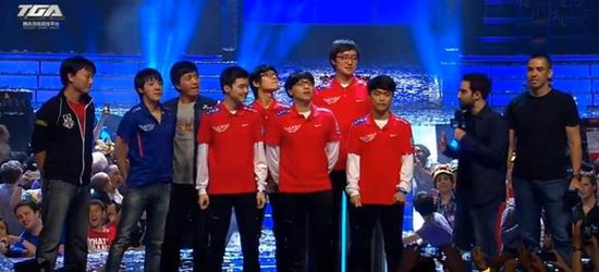 T1 年度最佳战队和 Chovy 年度最佳选手在 2025 年联盟颁奖典礼上