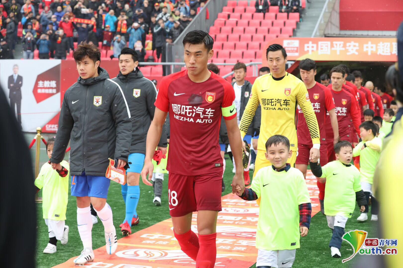 TES 战队 2-1 战胜 BLG 战队成功晋级淘汰赛八强