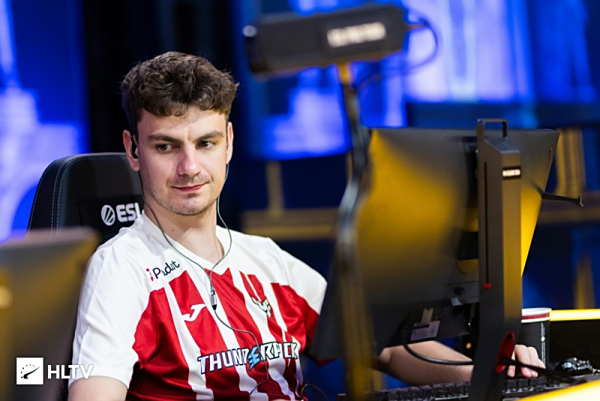 在完美世界上海大师赛2024的竞技场上，X射线在某些时刻开始被禁用